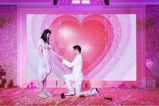 娱乐吃瓜求婚,他竟然用这种方式向女友求婚！